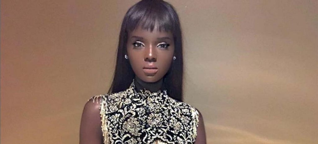 La nueva Barbie humana, Duckie Thot