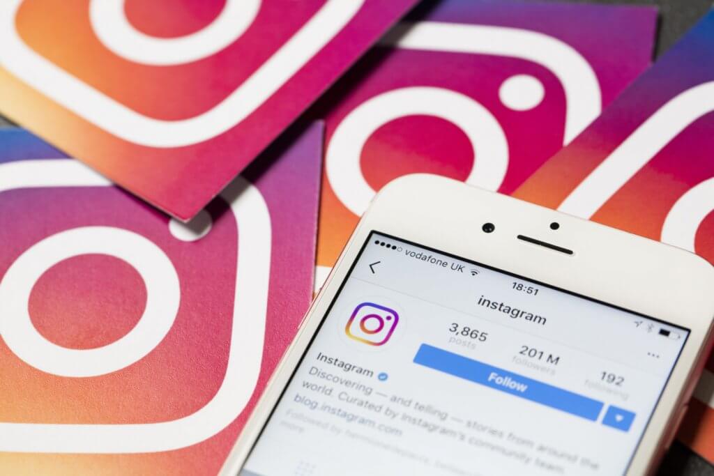Instagram ya permite crear «Stories» y guardar publicaciones también desde la web