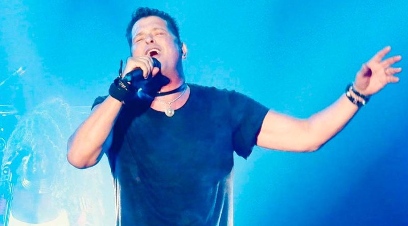 Carlos Vives finaliza su gira europea en Londres, celebrando el Día de la Independencia de Colombia