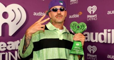 FEID recibe Premio iHeartRadio Corazón Latino Award en la fiesta latina 2024 de iHeart Radio