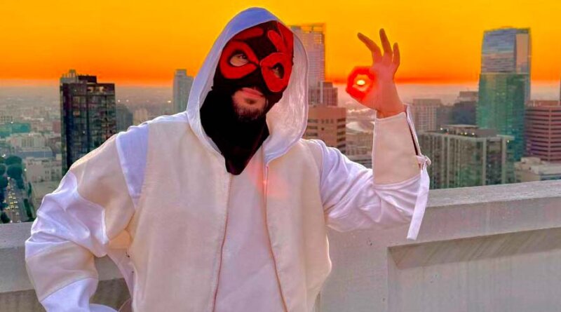 El artista misterioso Positiveman estrena el himno a la paz "OH LA LA"