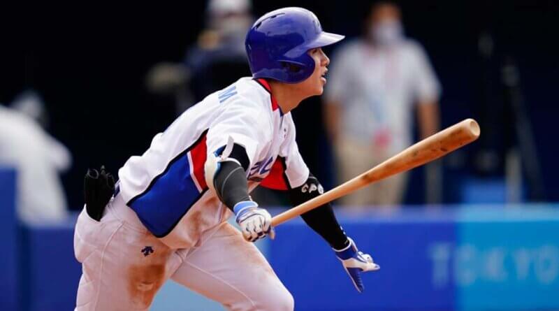 Dodgers imparables firman a estrella coreana y presentan a Teoscar Hernández