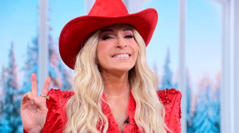 Yuri sufre aparatosa caída durante su gira “Icónica”