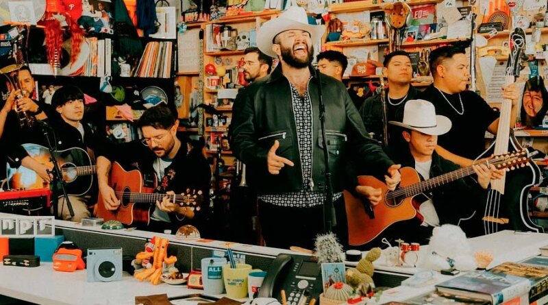 El fenómeno global Carín León llega al Tiny Desk de NPR