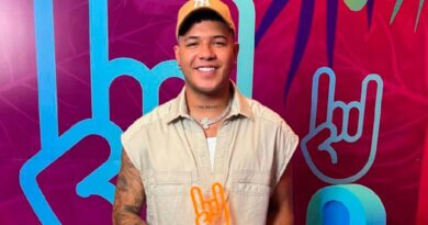 Boza se consagra con ganando con “ORIÓN” como canción afrobeat en los Premios Tu Música Urbano junto a Elena Rose