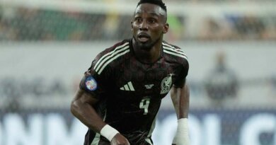 Julián Quiñones advierte de la competencia dentro de El Tri