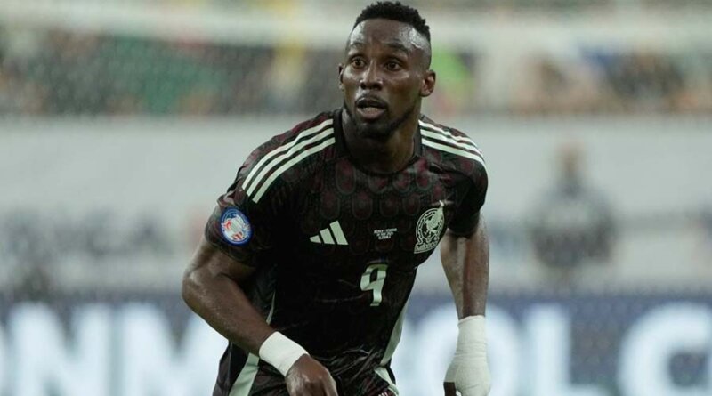 Julián Quiñones advierte de la competencia dentro de El Tri