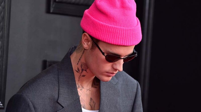 Justin Bieber aborda el tema de los paparazzis, su matrimonio y sus luchas en nuevo álbum