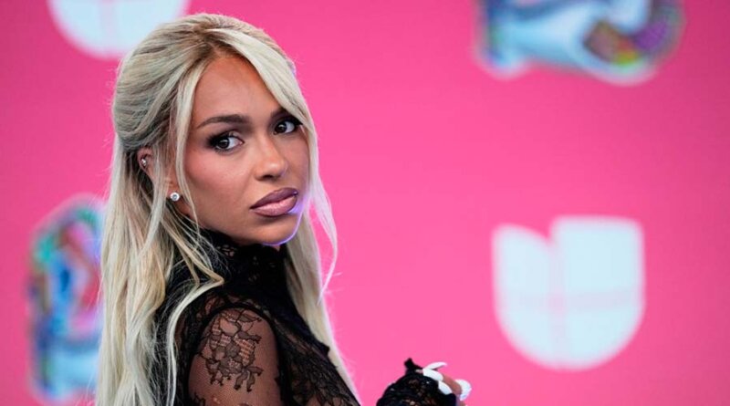 Bad Gyal desató suspiros en Premios Juventud con un vestido de encaje