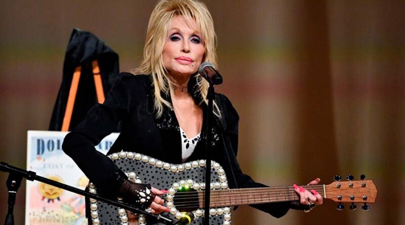 Dolly Parton pospone serie de conciertos en Las Vegas por problemas de salud