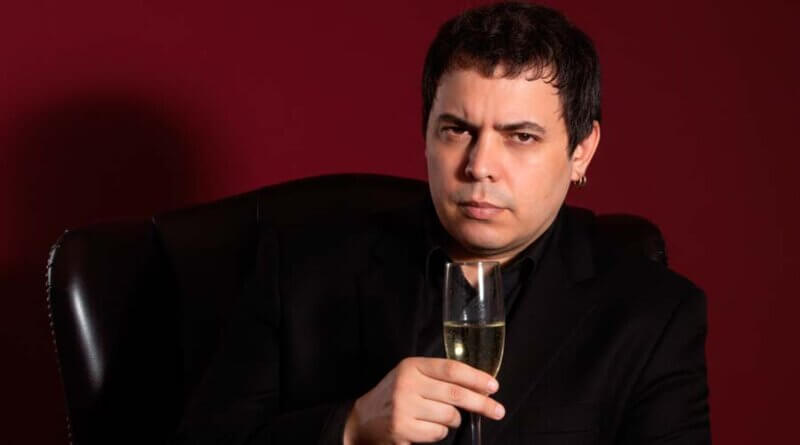 "Otra No Hay": el nuevo lanzamiento musical de León Fernández