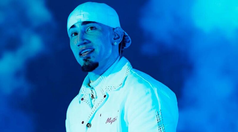 Omar Courtz inaugura una nueva etapa con su nuevo sencillo “EL MUNDO SE VA A ACABAR”