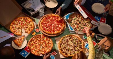 Domino's® presenta una oferta del 50% de descuento en pizzas, justo a tiempo para el Black Friday y el Cyber Monday