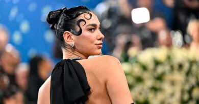 Dua Lipa rinde homenaje a Selena con “Amor prohibido”