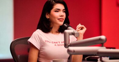 Kenia Os habla a fonso sobre su nuevo álbum, K DE KARMA, en Apple Música Uno