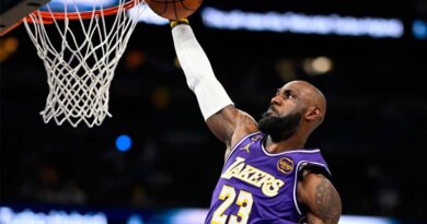 LeBron James logra el récord de más juegos en la historia de la NBA