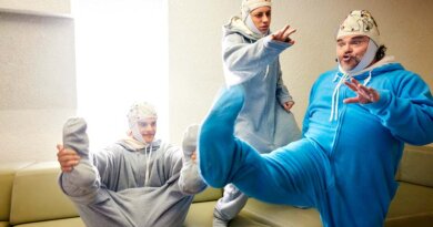 CA7RIEL & Paco Amoroso comparten “GOO GOO GA GA” con Jack Black