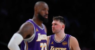 Luka Doncic y Austin Reaves, bajas sensibles para los Lakers en inicio de playoffs