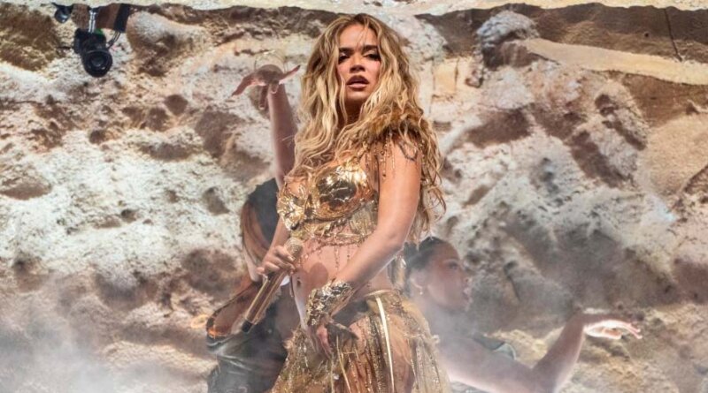 Karol G lanzó tema inédito que presentó en Coachella