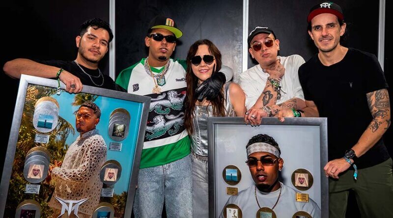 Myke Towers recibe múltiples reconocimientos por discos de Diamante, Oro y Platino en México