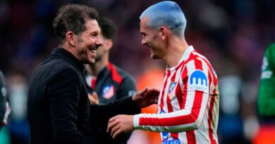 Diego Pablo Simeone tuvo una anticipada despedida con Antoine Griezmann