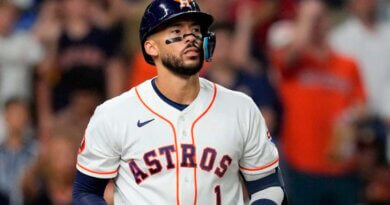 Carlos Correa sufre grave lesión en el tobillo y queda fuera toda la temporada con los Astros