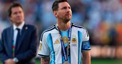 Messi se despide públicamente de su padre y revela que siente dudas de seguir en el fútbol