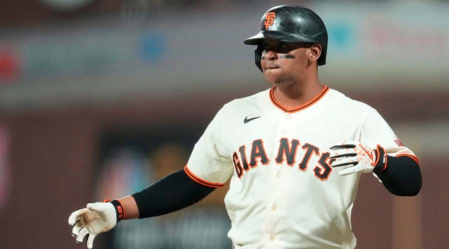 Lesión aleja a Rafael Devers de su objetivo de alcanzar marca de jonrones con los Giants