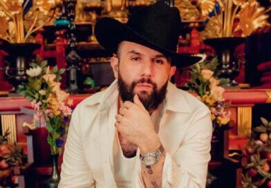 Carín León inmortaliza su histórico debut en Japón con la sesión acústica Live From Japan