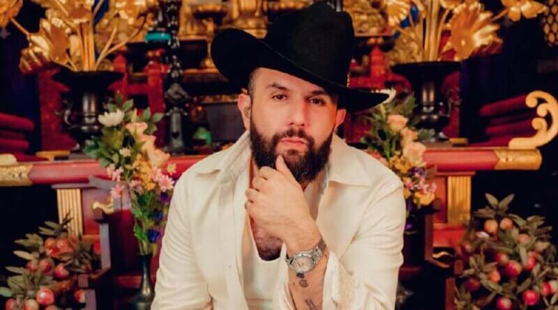 Carín León inmortaliza su histórico debut en Japón con la sesión acústica Live From Japan