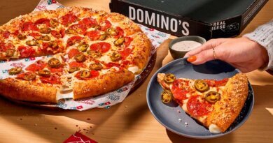 Domino's® inaugura el Mes Nacional de la Pizza con un descuento del 50 % en todas las pizzas, incluida la Domino™